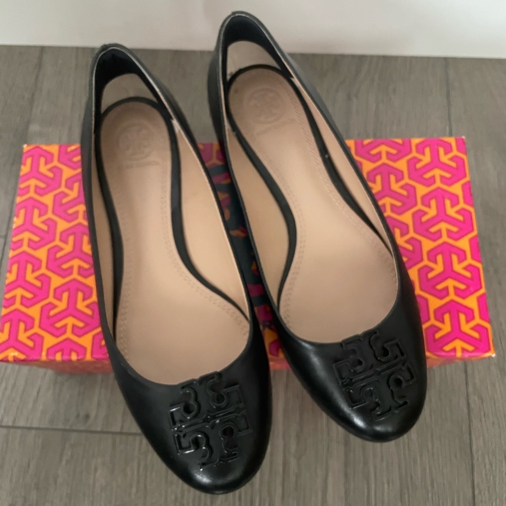 TORY BURCH - Powder Coated Melinda Flats - Black